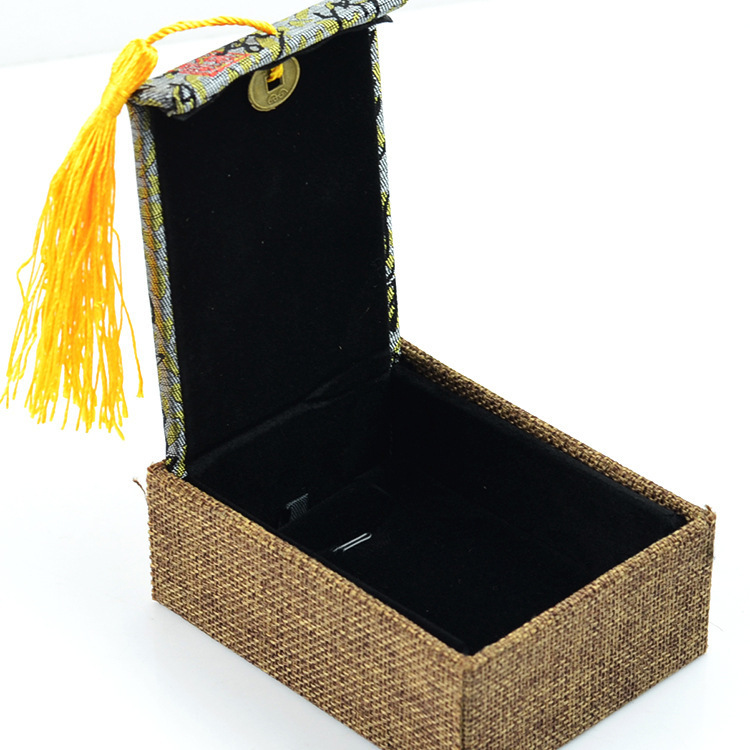 12564169281_1586969889