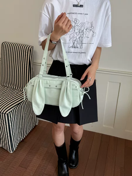 Cross-border Korean-style large-capacity rabbit ear shoulder bag for women, 2026 summer new trendy versatile handbag and crossbody bag
