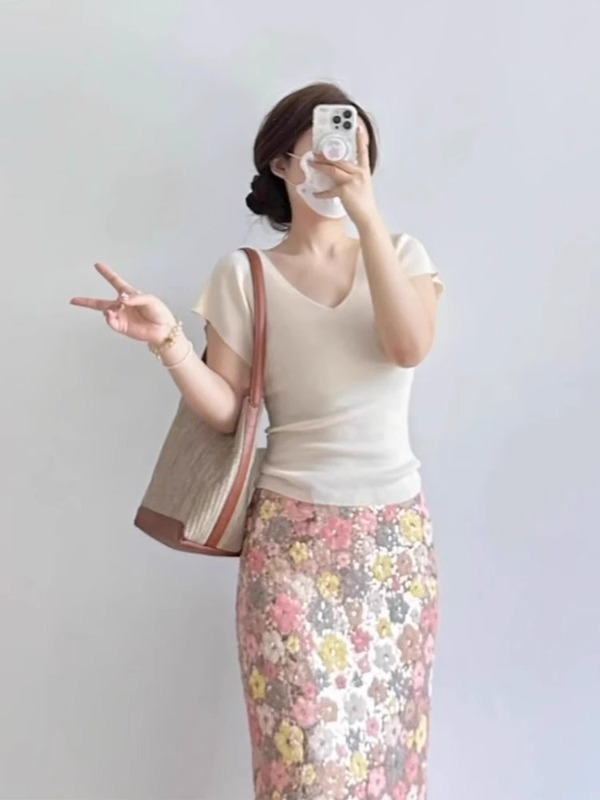 セクシーな純粋な欲望の気質 V ネックショートスリーブ Tシャツ女性の夏の新しいウエスト痩身ショートホットガールニットトップ|undefined