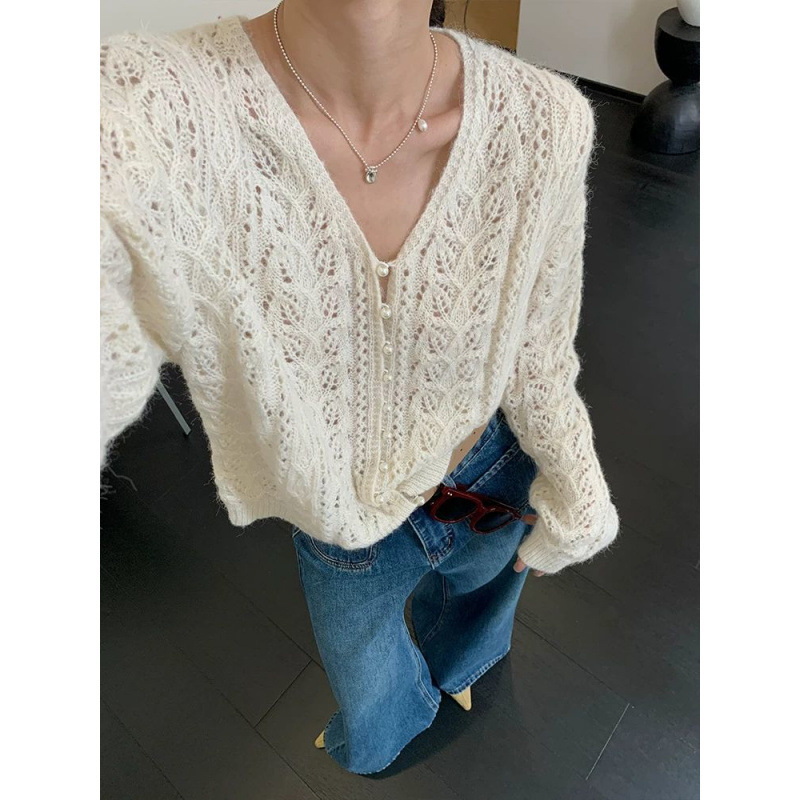 山力達迪の白いvネックの透かし編みのカーディガンのコートのセーターの女性の薄いタイプの外は小さいです。|undefined