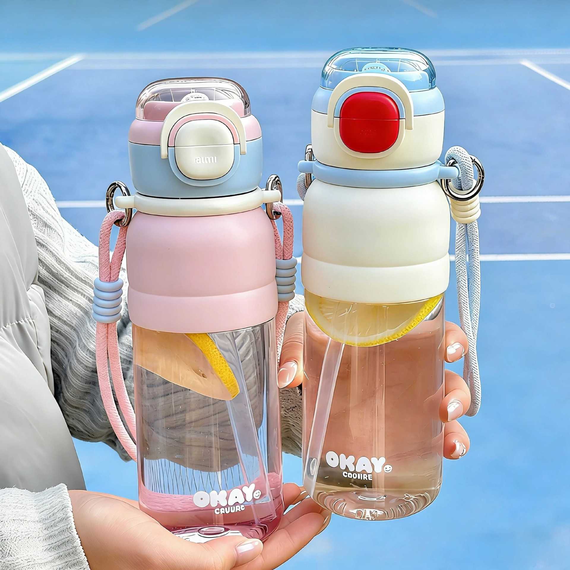 Taza de agua verano 2026 nueva taza de plástico de gran capacidad simple taza de paja deportiva de estudiantes taza portátil de chicas