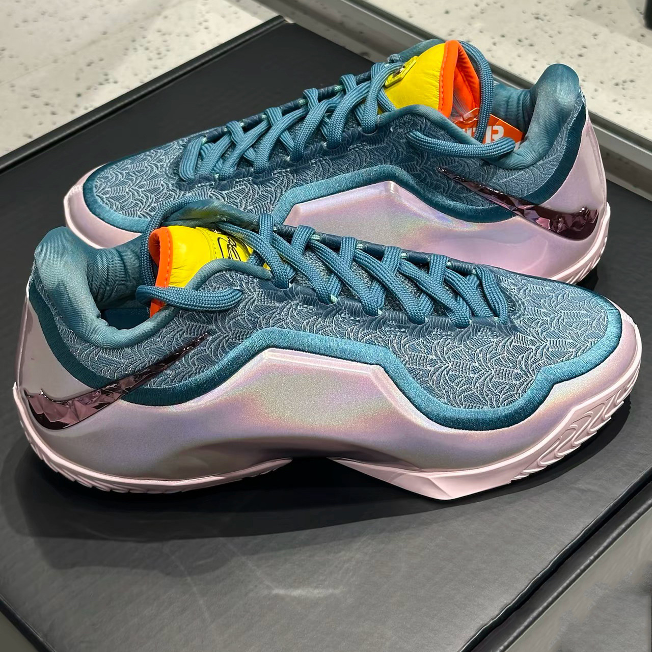 Zapatillas de Baloncesto para Hombre LeBron 23 de Piel y Caucho, Antideslizante, Amortiguación, para Entrenamiento image 3