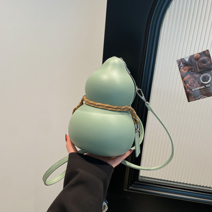 �����ͬ��ƺ��J��С���OӋ�Іμ��Ů��ins���Ƃ��Ա���б���