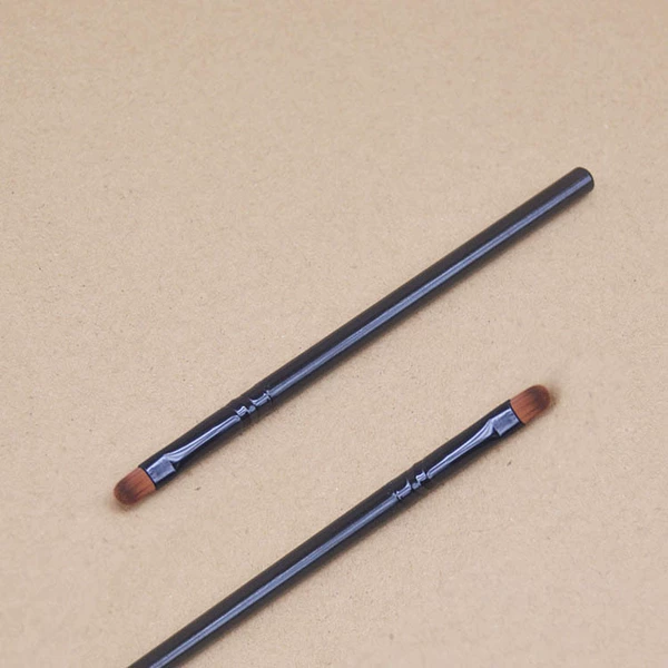 13.5cm lip brush