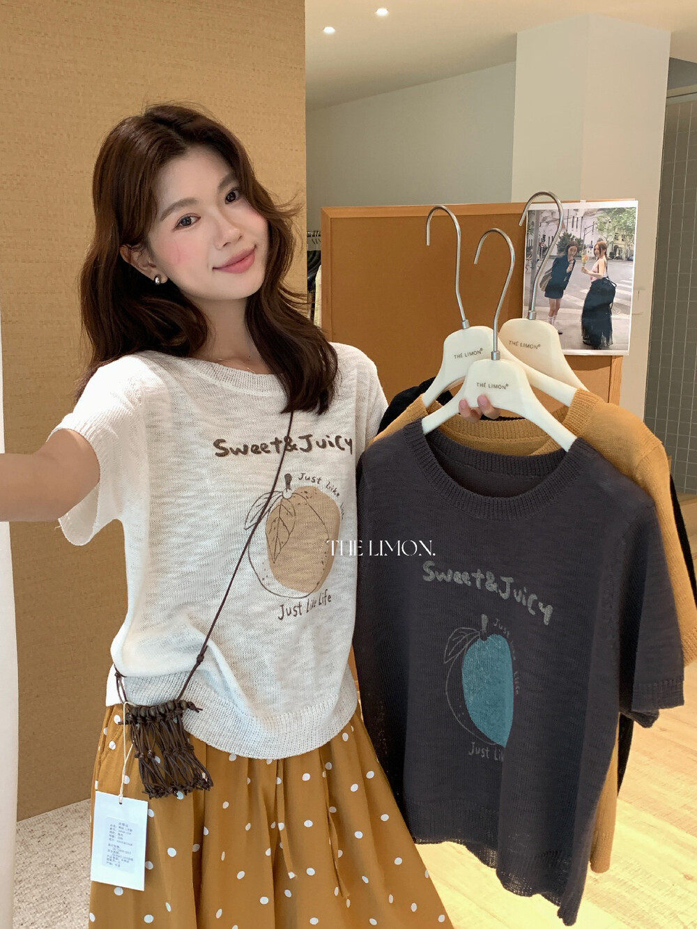 Áo thun nữ cổ tròn tay ngắn họa tiết trái cây chất liệu bamboo linen — màu đen, trắng ngà, màu cam, màu xám chi tiết 35