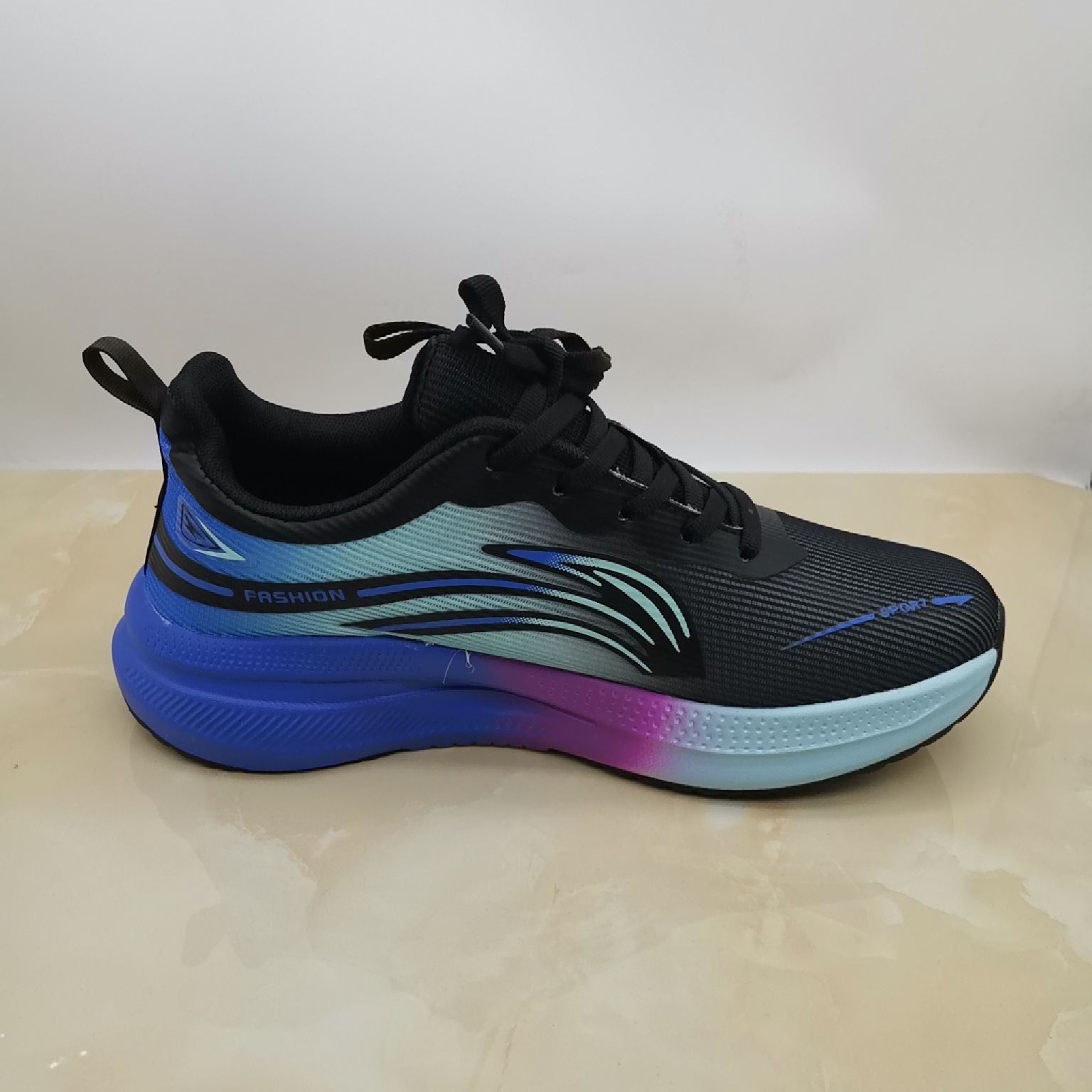 Nuevos zapatos de hombre de malla transpirable, zapatos deportivos casuales de moda para hombres con suela suave, zapatos de correr ligeros