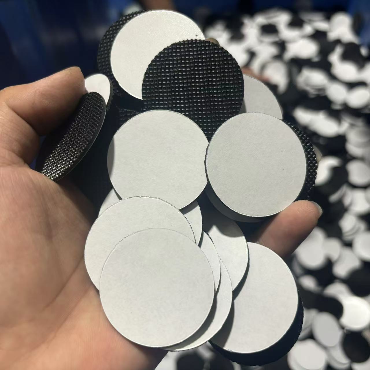 橡胶垫 家具脚垫 减震 防滑 耐磨 带背胶 网格橡胶脚垫