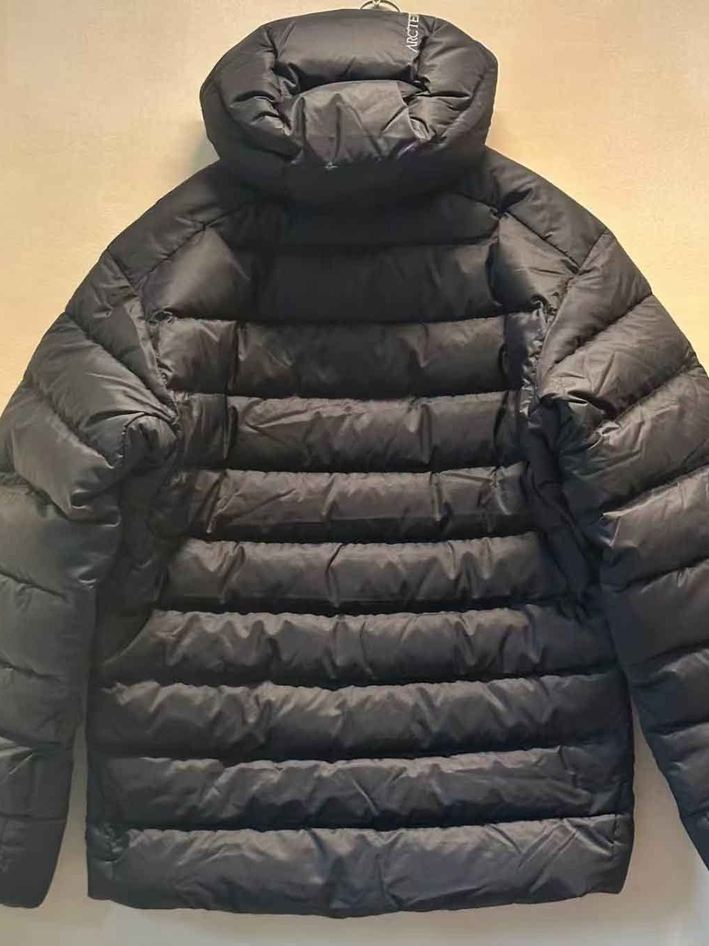 Bird 's House con el mismo tipo de chaqueta caliente a prueba de viento costillas con capuchón