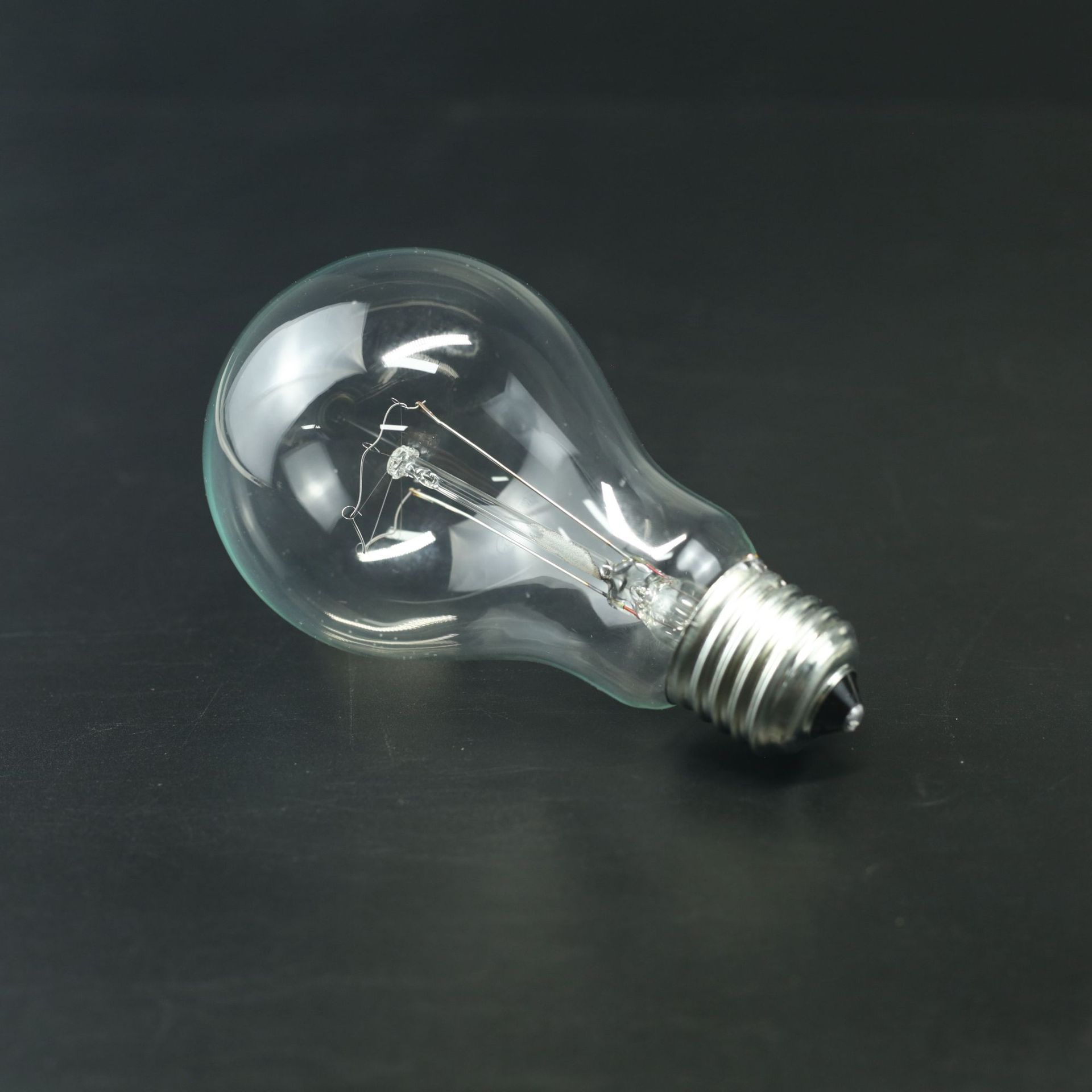 普通A55明光白炽灯泡E27B22螺口泡球型老式透明玻璃钨丝电灯泡
