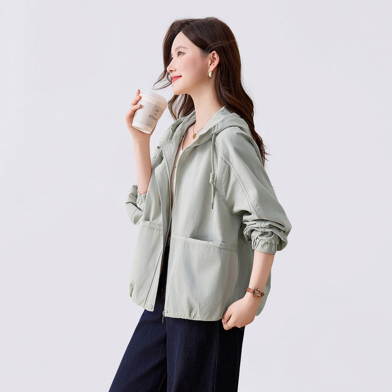Women's hooded short coat, 2026 autumn new style, petite Korean-style loose casual stylish trench coat jacket top Women's hooded short coat, 2026 autumn new style, petite Korean-style loose casual stylish trench coat jacket top