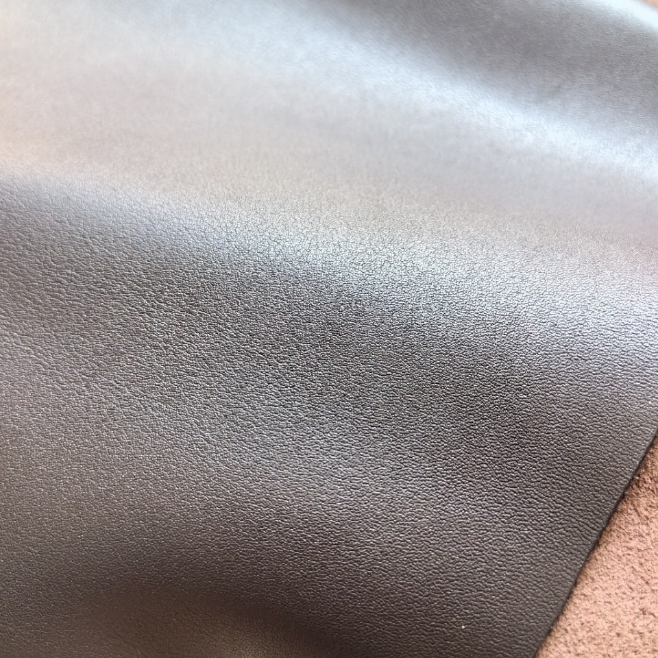 义乌市真皮纳帕皮1.4头层牛皮 箱包皮 皮带皮 鞋面皮 现货提供