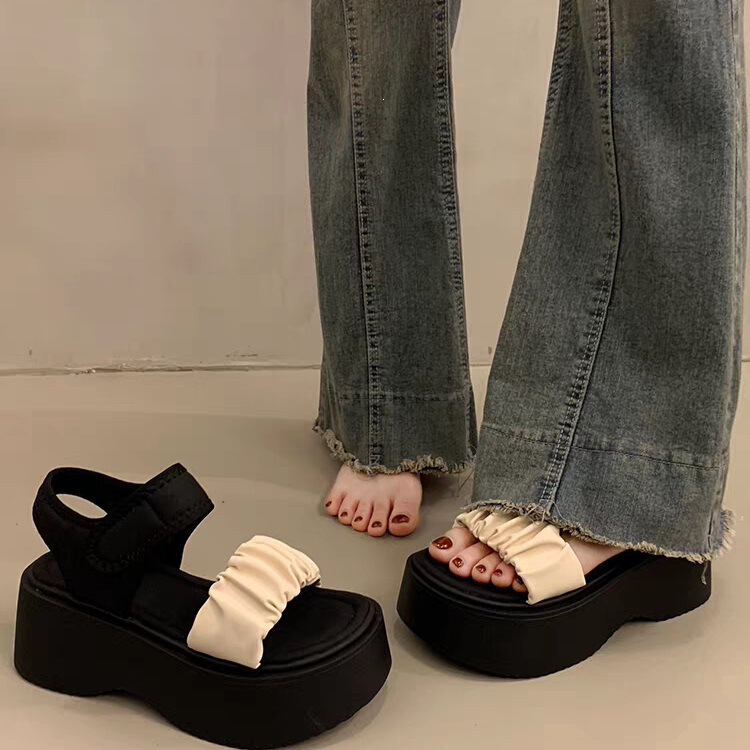 Korean-Style Thick-Soled Sports Sandals for Women to Wear with Skirts, Summer 2026 New Fashion Versatile High-End Slippers
