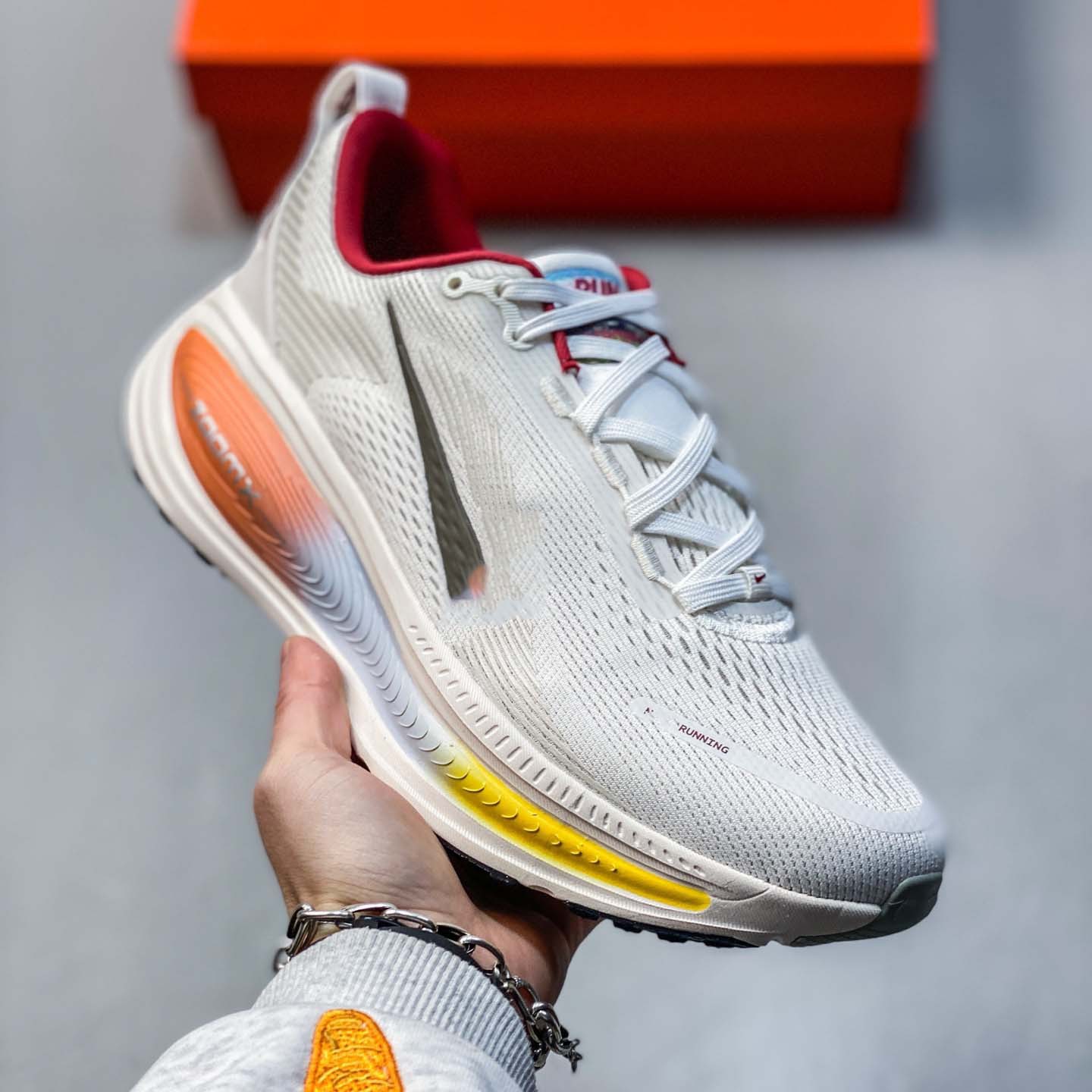 Putian Shoes Pure Original Vomero 18 Year of the Horse Men's Running Shoes with Air Cushion Cushioning Aerobic Sports Shoes Unisex Casual Shoes