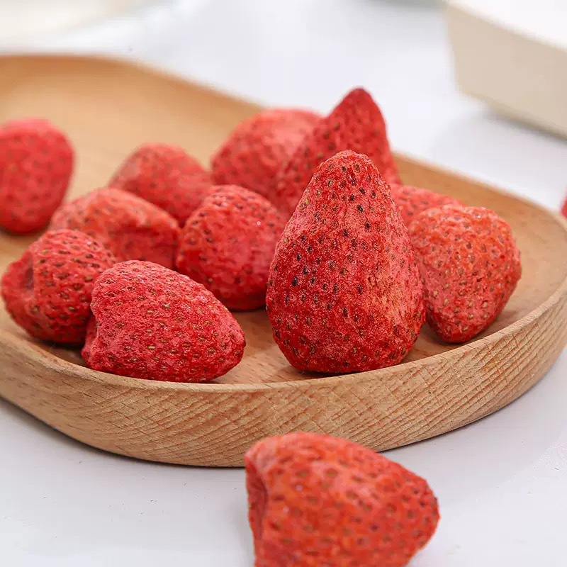Freeze Dried Strawberry Pieces 500g Fruity Herbal Tea Ingredient for Blends and Culinary Use quality and texture