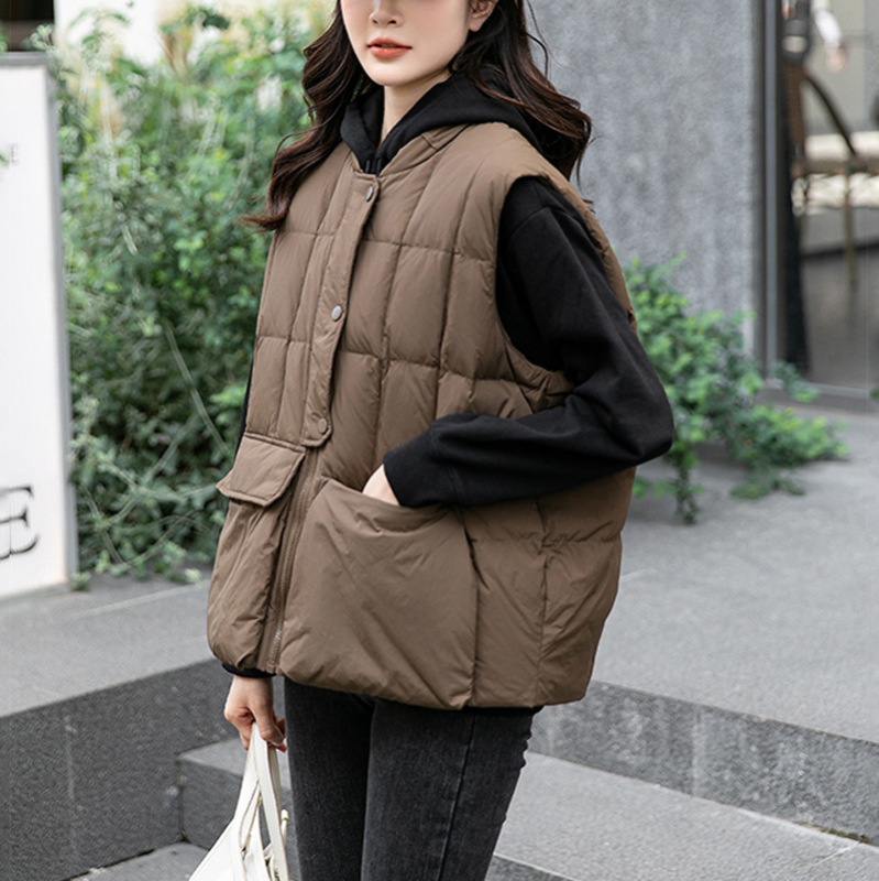 Clearance Women's Short down Vest, New Autumn and Winter Style, 90% White Duck Down, Stand Collar Vest, Wholesale