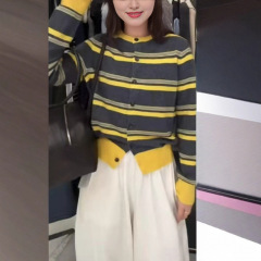 复古条纹长袖针织衫女秋季2025新款韩系设计感百搭圆领休闲上衣女
