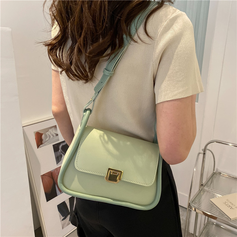 Texture solid color shoulder bag spring/summer 2022 new foreign style fashion temperament simple crossbody bag small square bag women's bag