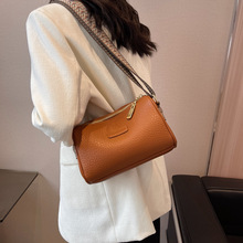 ���������L����ʯ�^�y�͹�Ůʿ�AͲ��23�����¿�Ů�μ�б���