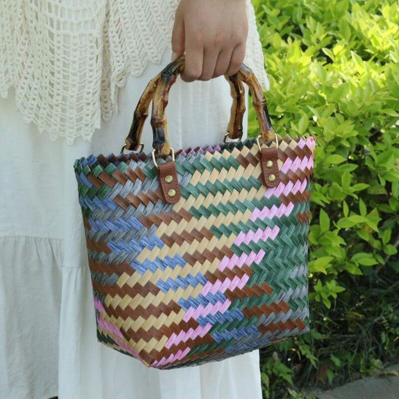 New Retro Woven Basket Six-Color Bamboo Handle Souvenir Storage Bag Basket Bag Portable Beach Bag Straw Bag