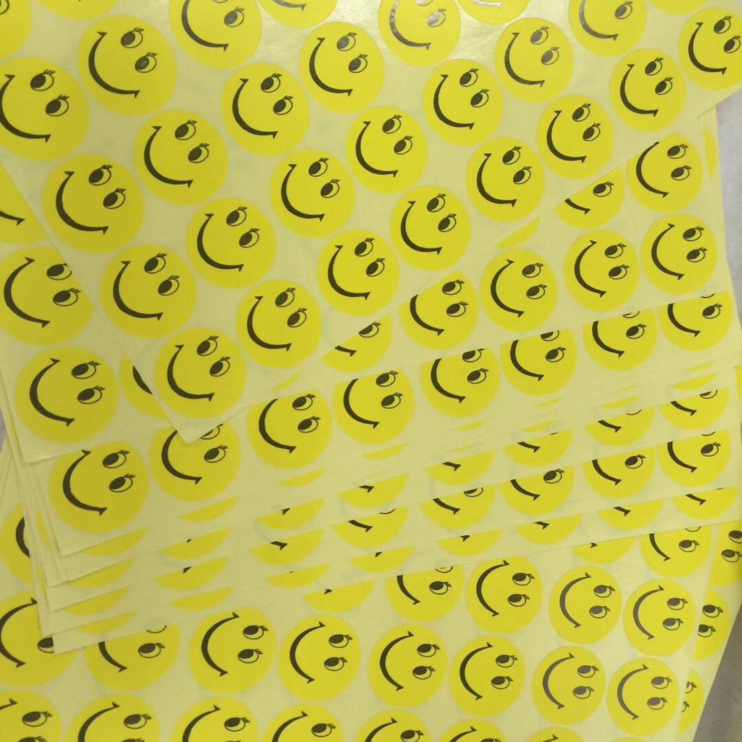 电子产品标笑脸透明封口标签 不干胶PET强粘环保易撕标签现货贴纸