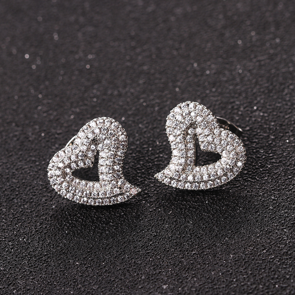 Hip-Hop Heart Shape Copper Plating Zircon Ear Studs 1 Pair