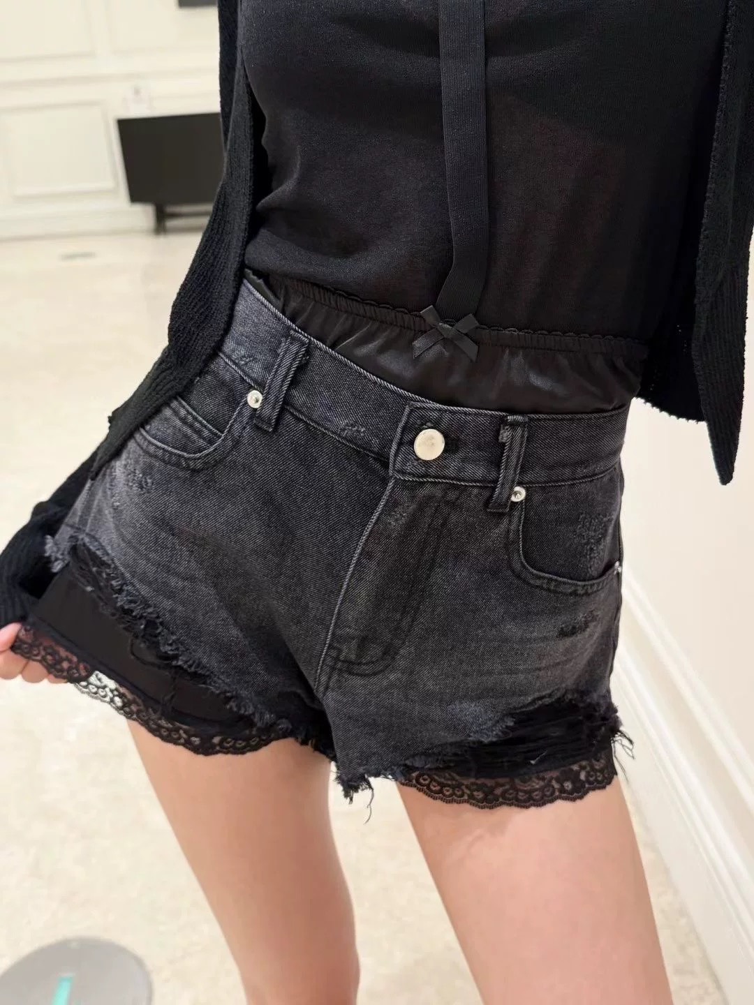 25 pantalones cortos de mezclilla rasgados irregulares retro mujeres verano estilo fino chica caliente cintura alta borde de encaje pantalones cortos de pierna ancha image 3