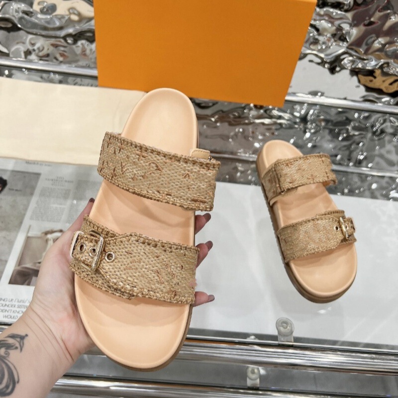 European and American Women's Celebrity Style Dubai Nigerian Middle Eastern Genuine Leather High-End Flat Trendy Versatile Beach Sandals