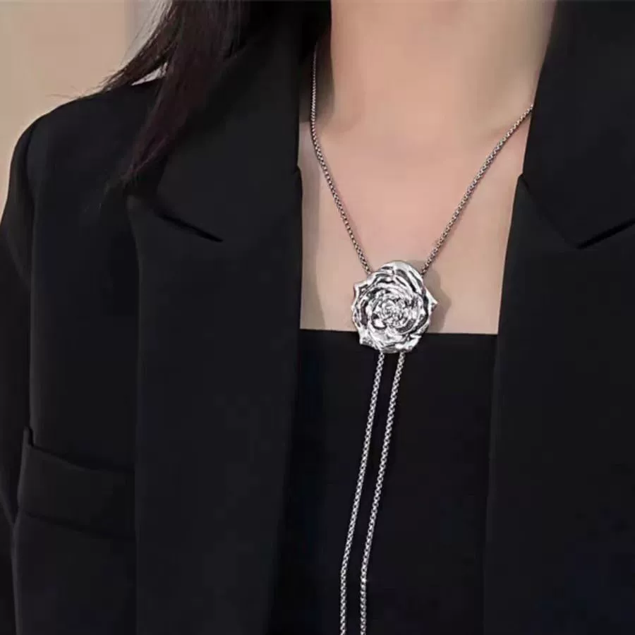 Длинное ожерелье с розой, регулируемая цепь для ключей, чай с горной травой с кисточками, европейский стиль, цветочный, простой и элегантный дизайн