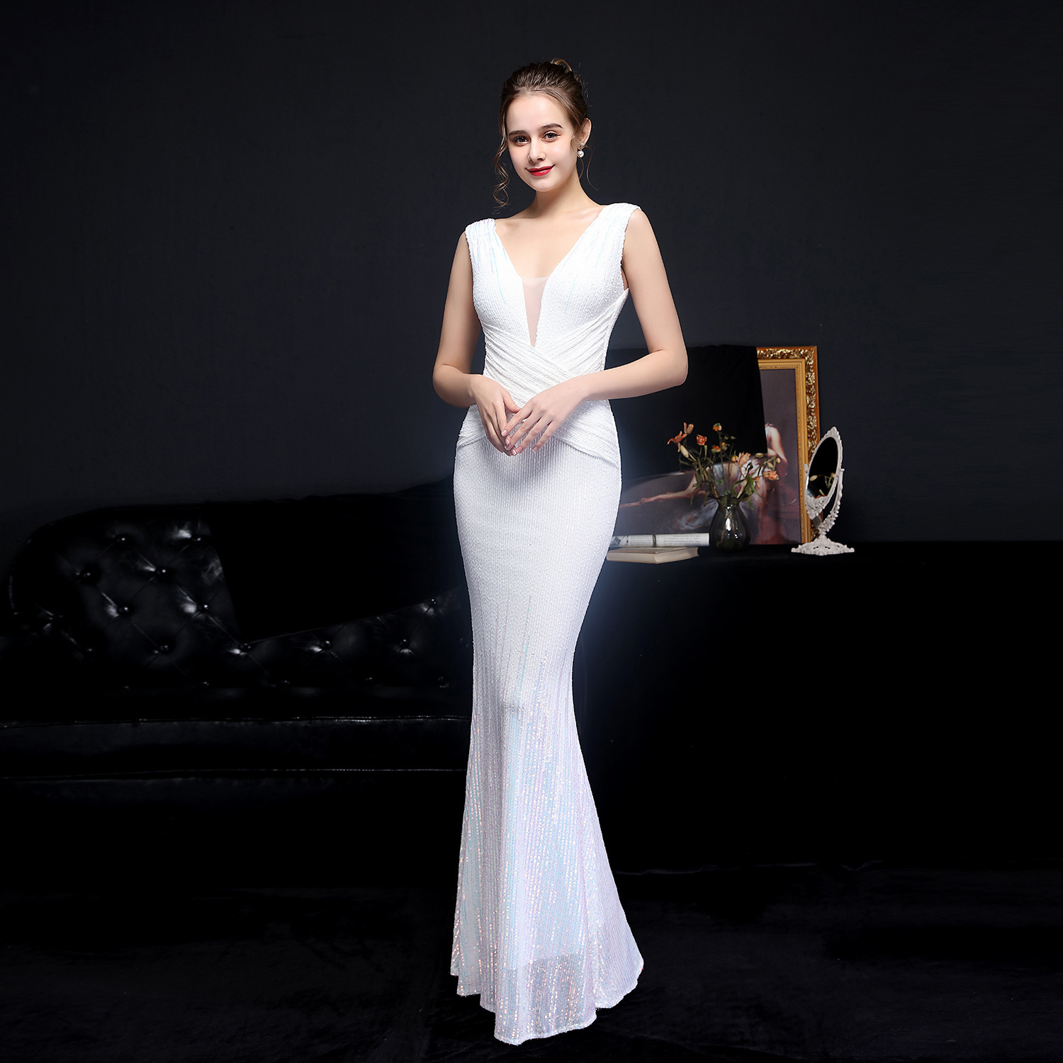 Elegant long evening dress sleevless
