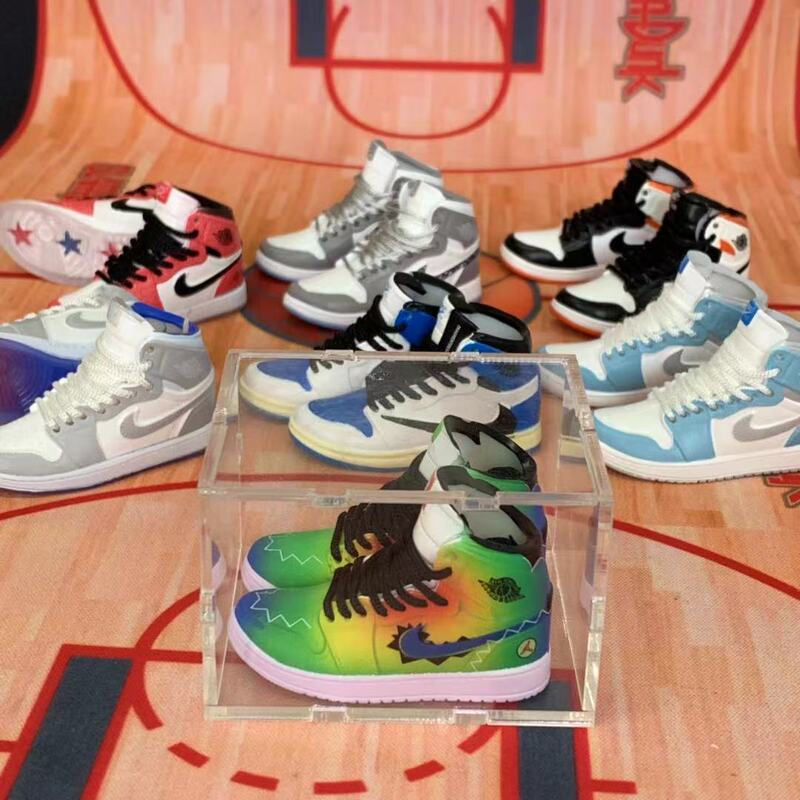 1 Generation a pair of acrylic AJ key chain 3D three-dimensional sneakers model men and women couples sneaker keychain