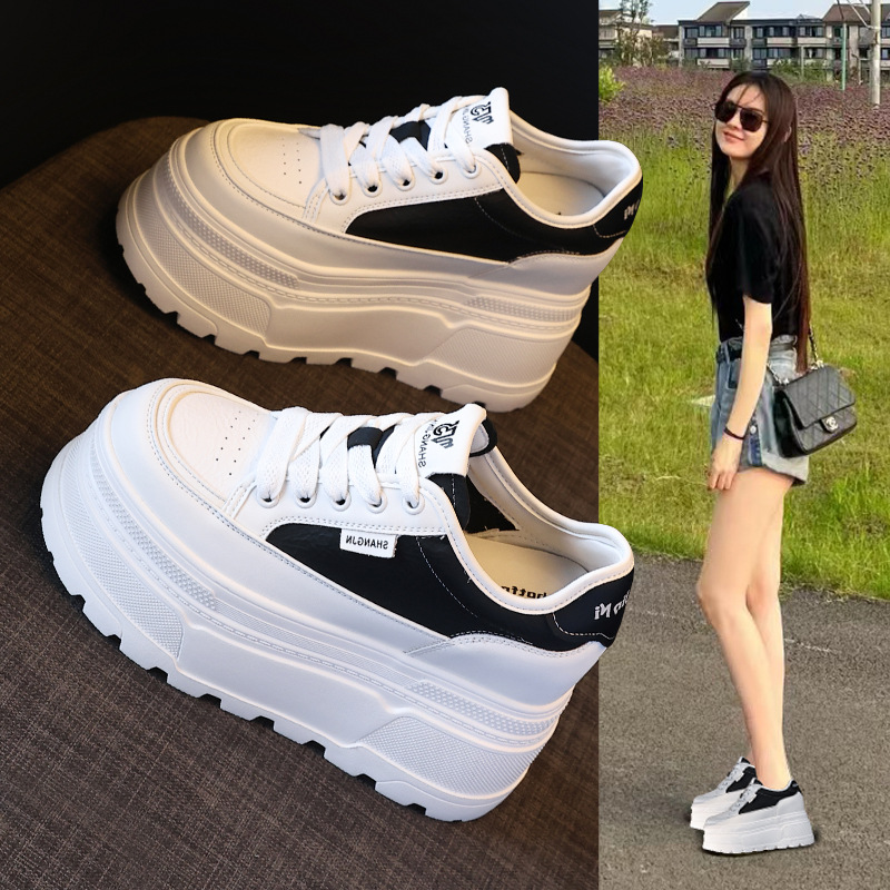 Giày sneaker nữ đế dày tăng chiều cao phong cách đơn giản — Đen trắng