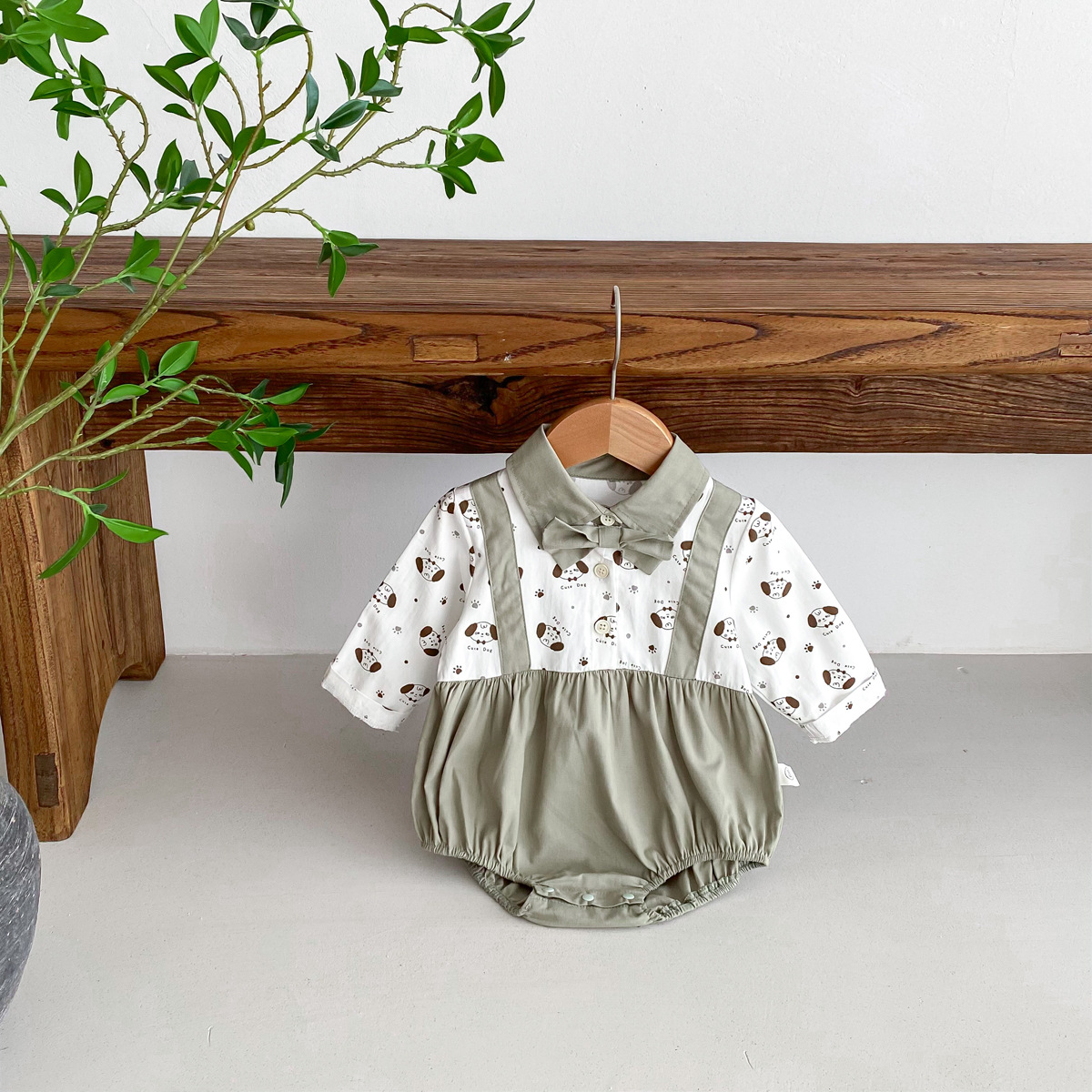 Mono del bebé otoño Niño de dibujos animados impreso ropa bebé recién nacido falso dos piezas Caballero pajarita camisa mameluco