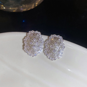 34 aguja de plata zircon Oval hueco simple clavos de moda