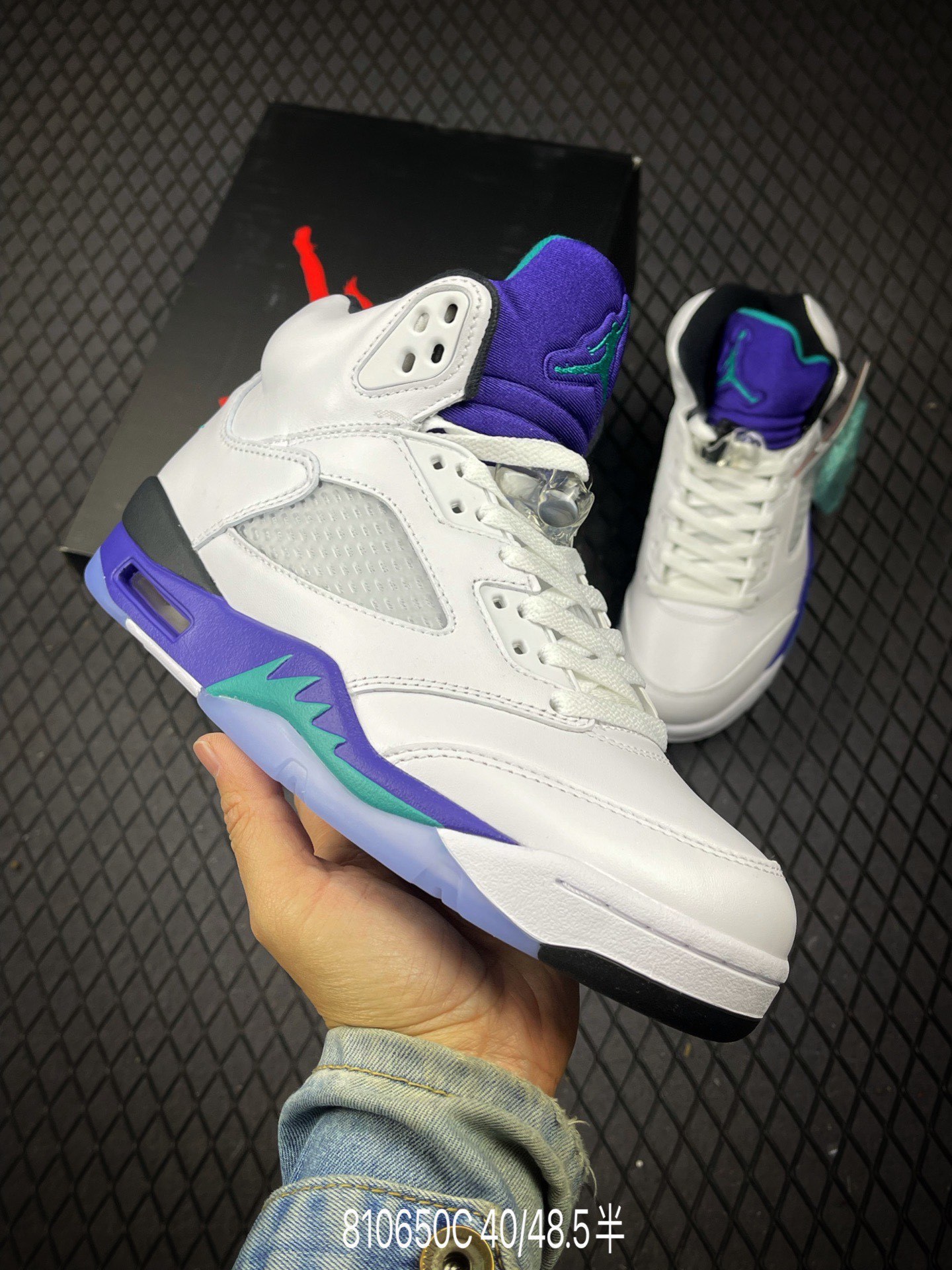2025 nuevo color AJ5 negro y blanco flujo de arce de batalla real de alto rendimiento retro versátil zapatos deportivos de baloncesto masculino y femenino 3D vertical