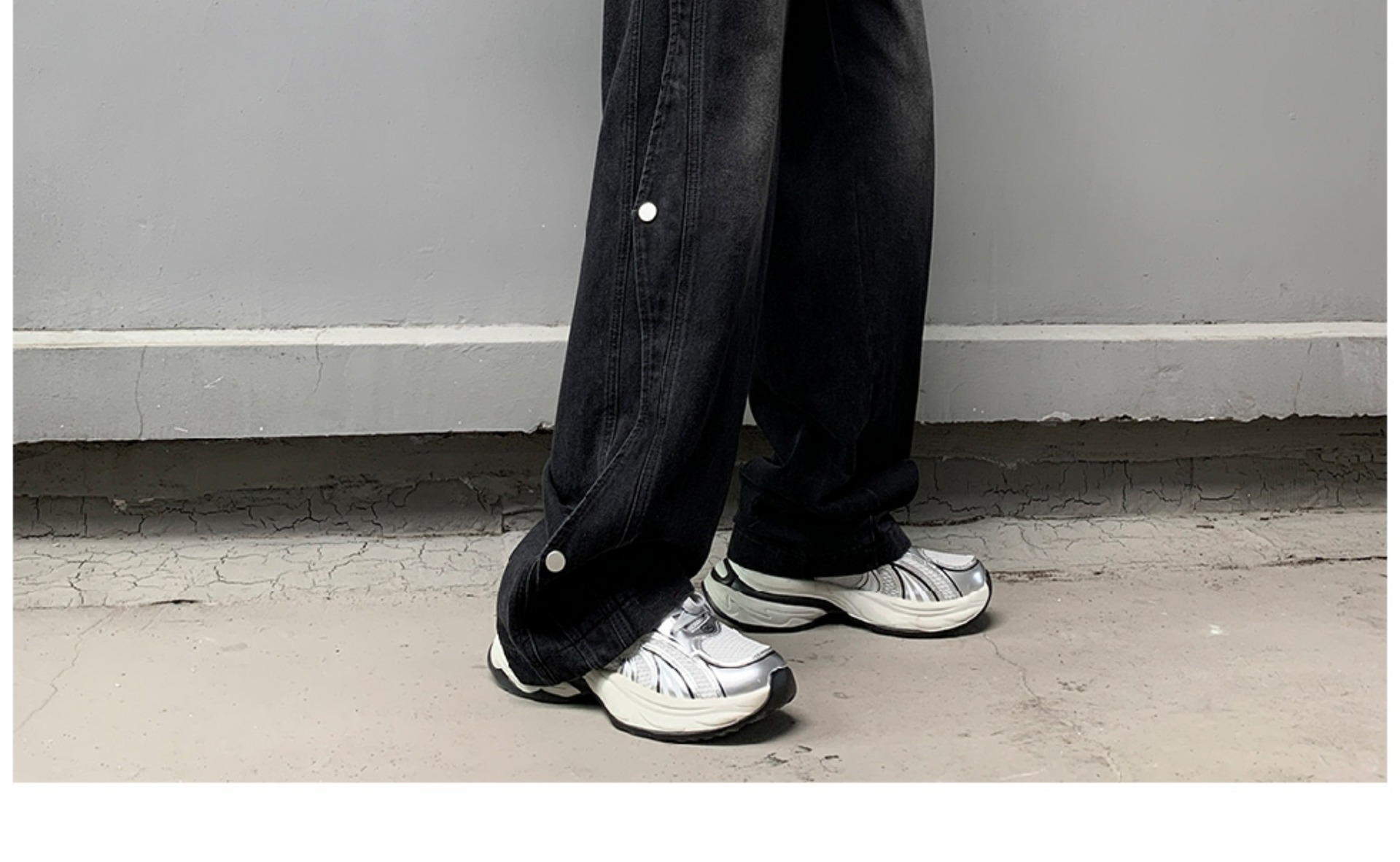 Retro Light Blue Men's Jeans High Street Hip Hop Stacked Design Straight Leg Loose Fit_viptrois.com