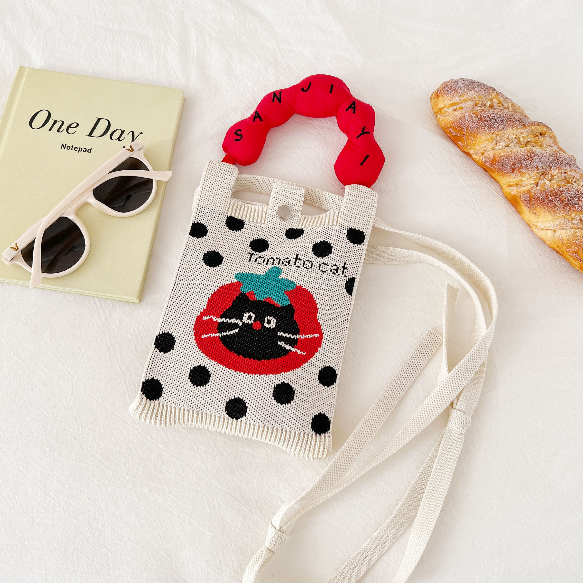 빨간 고양이 딸기 휴대폰 가방