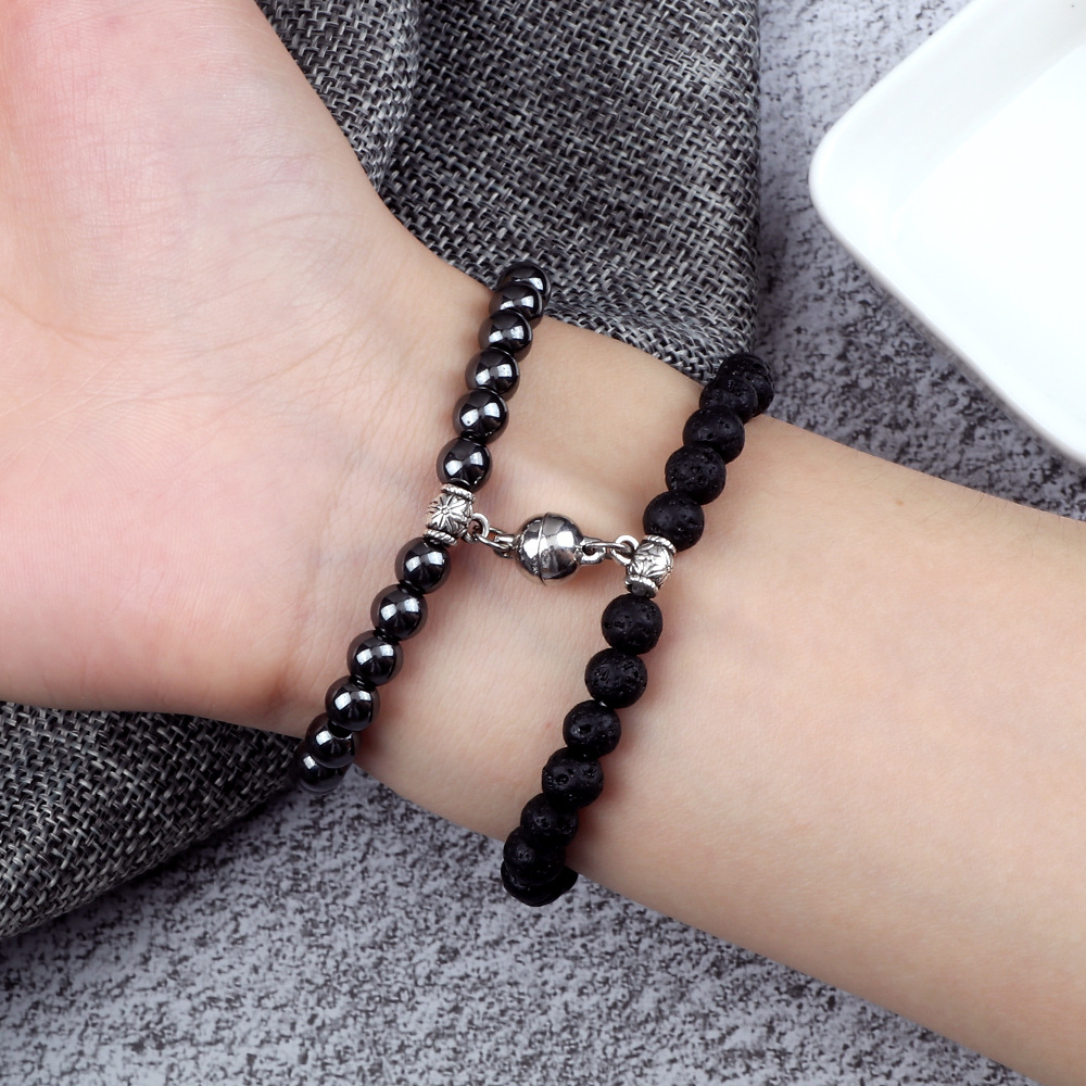 Heart beating couple bestie bracelets Creative niche design A pair of magnet bracelets attracting each other_voghion.com
