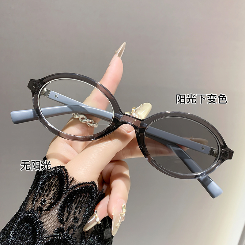 Anti-Blue Light Glasses for Men and Women, Ultra-Light and Portable, Retro Flat Glasses That Can Be Customized with Prescription Photochromic Lenses for Nearsightedness