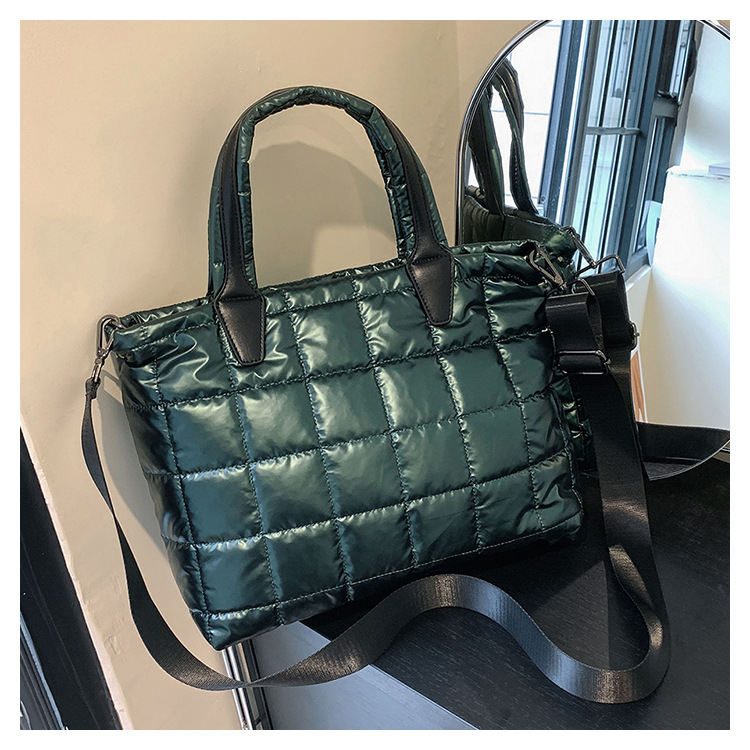 Bolso de mano acolchado de algodón de gran capacidad para mujer, nuevo bolso de moda 2024, bolso cruzado de hombro de alta gama para ir al trabajo