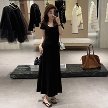 赫本风法式新款夏季茶2024感超子女好看高级黑色方领连衣裙歇长裙