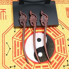 Lightning strike jujube wood plum blossom hairpin thickened Taoist ritual instrument portable accessories old material dark color finely carved hand polished live broadcast