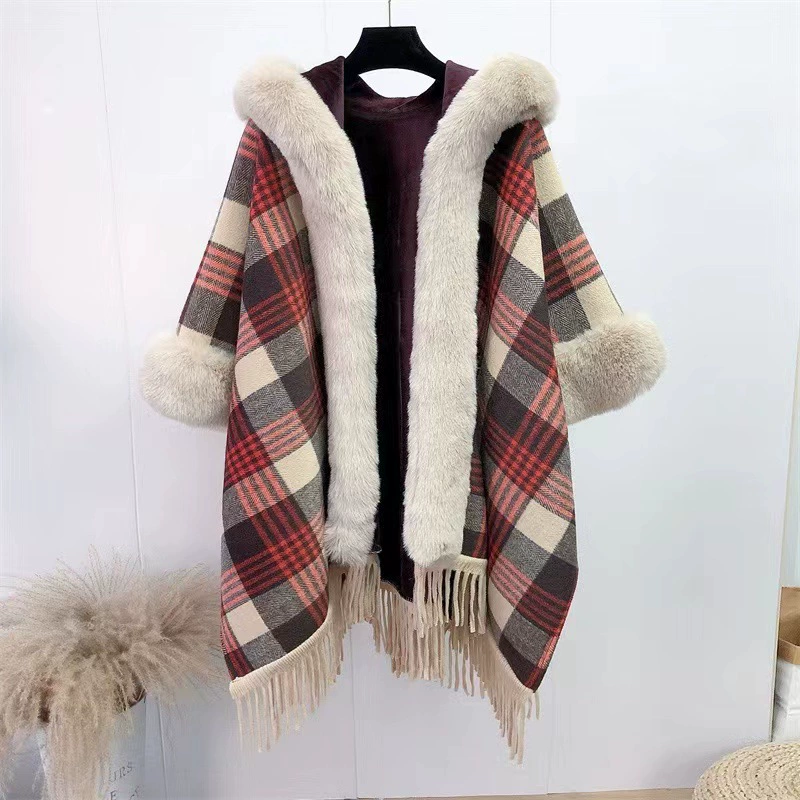 Вязаный плащ-тренч с капюшоном, отделка из faux‑fur, клетчатая вязка с бахромой, большого размера