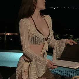 比基尼泳衣女2025新款分体四件套蕾丝长袖性感显瘦泡温泉海边度假