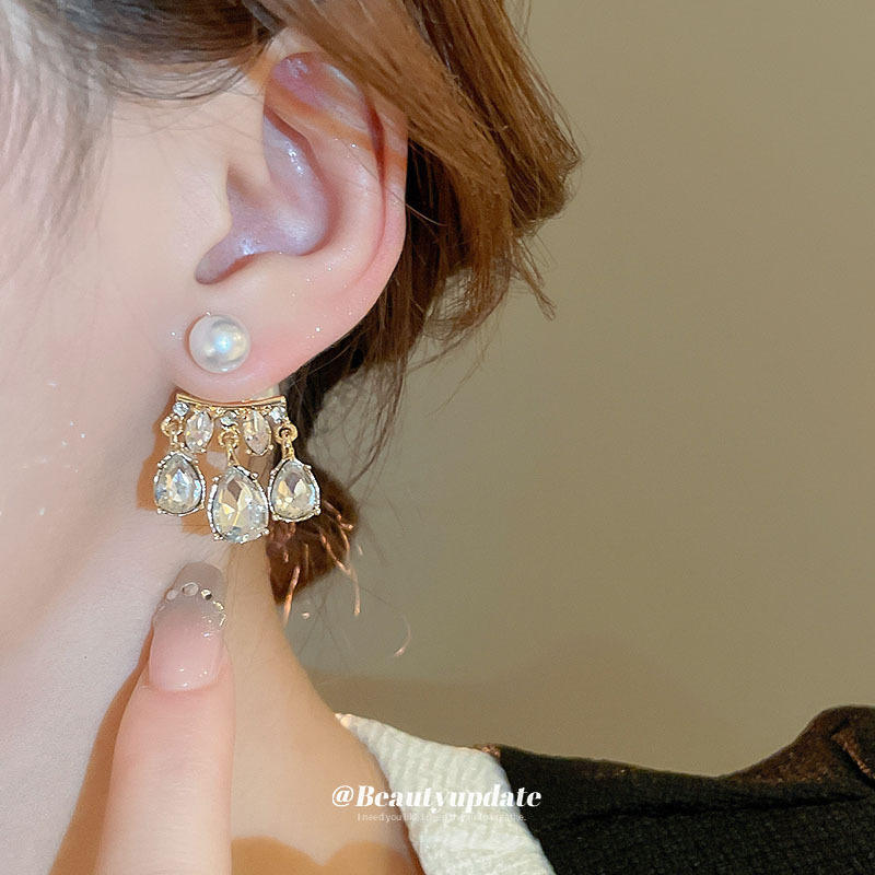 Pendientes de diamantes con gota de agua de perla de aguja de plata, estilo de lujo ligero francés, un par de pendientes, exquisitos y versátiles, nuevos pendientes para mujer