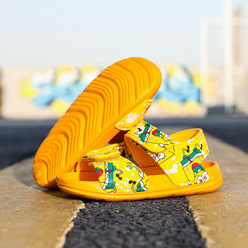 Niños niños y niñas sandalias de bebé al por mayor de verano puesto de suministro zapatillas de deportes suave inferior antideslizante fábrica al por mayor