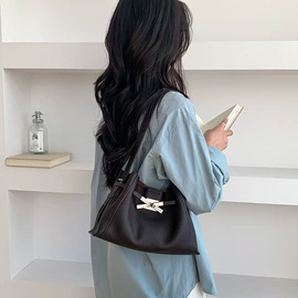 女士单肩包;腋下包;女士斜挎包