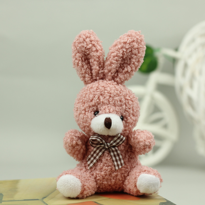 Dibujos animados lindo pajarita sentado conejito muñeca de juguete de los niños de peluche colgante mochila llavero muñeca al por mayor