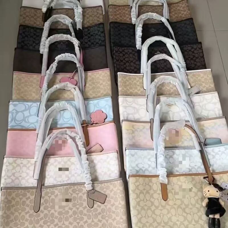 Coco City33 tote bag, a high-quality women’s bag, featuring a classic monogram pattern, a large capacity, and designed for everyday commuting Coco City33 tote bag, a high-quality women’s bag, featuring a classic monogram pattern, a large capacity, and designed for everyday commuting