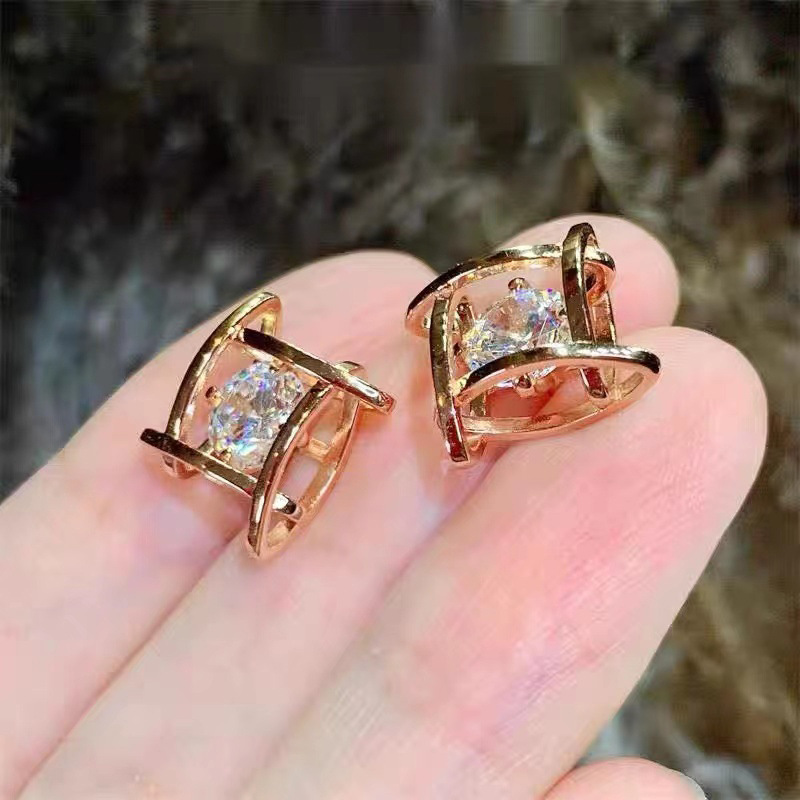 Cubic Zirconia And Pearl Stud Earrings For Everyday Elegance_voghion.com
