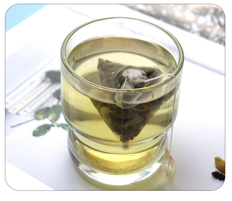 Grape Oolong Tea Pyramid Bags 90g Green Grape Flavored Wellness Tea 3g x 30 Cold Brew in use
